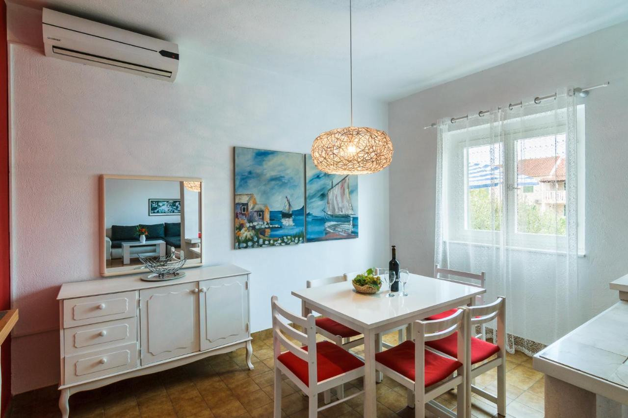 Apartment Dunja Supetar Exterior photo